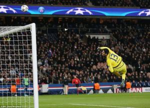 Thủ môn Courtois xuất sắc ra sao ở trận PSG 2-1 Chelsea