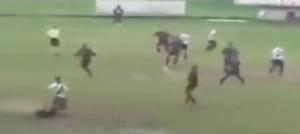 Cú phá bóng thành bàn khó tin nhất trong lịch sử