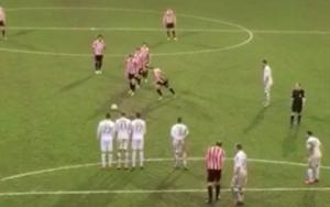 Màn dàn xếp đá phạt không thể tin nổi trong lịch sử