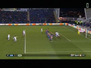 Cú sút phạt thành bàn gây tranh cãi của Juan Mata: Khôn ngoan hay sai luật?