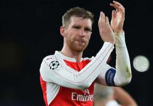 Đội phó Arsenal giương cờ trắng sau thất bại tại Emirates