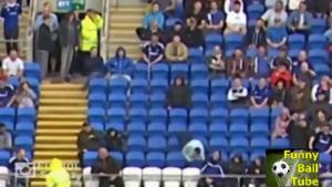 Tuyển tập những tình huống hài hước đến từ CĐV trên khán đài