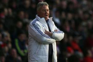 Hiddink thừa nhận phạt “nóng” học trò ở trận thắng Southampton