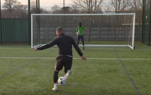 Messi nên xem trước khi sút PEN