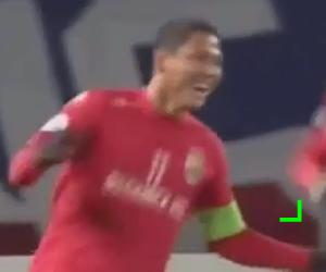 Quả bóng vàng Việt Nam Anh Đức gây sốc trên đất Nhật Bản