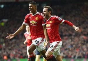 Sao trẻ Rashford bất ngờ bị Juan Mata dằn mặt