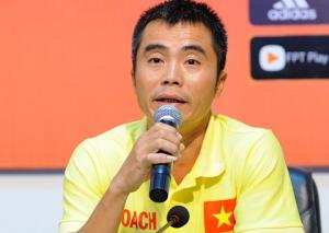 HLV Minh Đức: “Hà Nội T&T đá quá hay, thua vì đen thôi”
