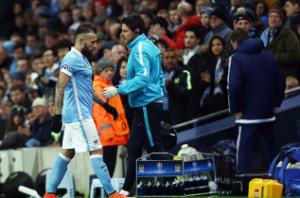 Trung vệ Man City quyết vượt qua đau đớn để dự derby Manchester