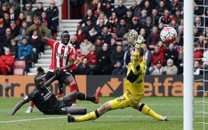 Dư âm Southampton 3-2 Liverpool: Cái giá của sự chủ quan