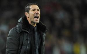 HLV Simeone giữ chân cầu thủ Atletico dưới mặt đất