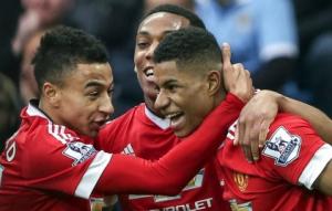 Đồng đội tại M.U “dạy bảo” người hùng Rashford