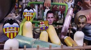 CĐV Valencia mang hình nộm HLV Gary Neville ra đốt