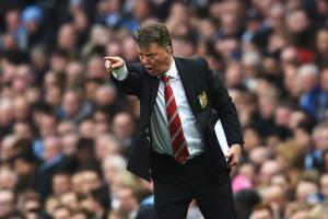 Lại thêm bằng chứng cho thấy HLV Van Gaal sẽ tại vị tại Old Trafford