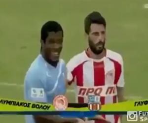 Biểu cảm khó đỡ khi bị phạt thẻ đỏ