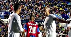 Ronaldo cãi nhau với Pepe và hành động của HLV Zidane