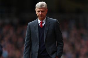 Hòa Palace, HLV Wenger bắt đầu lo về Top 4