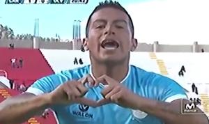 Siêu phẩm sút xa thành bàn từ cự ly... 60m