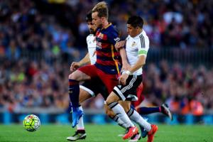 Thua Valencia, người Barca than trách số phận nghiệt ngã