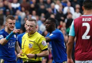 Vardy sắp bị phạt nặng vì xúc phạm trọng tài Jon Moss