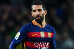 Đã khủng hoảng, Barca còn tổn thất nhân sự