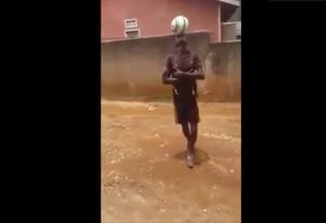 Nghèo khó không ngăn nổi tình yêu với trái bóng tròn