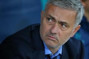 Bộ Thể thao Indonesia mời HLV Mourinho về đối đầu với Hữu Thắng