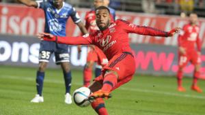 PSG nhập cuộc tranh Lacazette với Arsenal