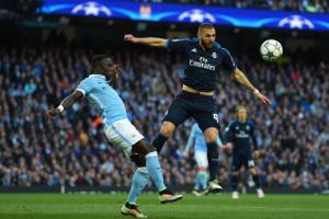 M.U và Chelsea tính gây sốc với Sagna