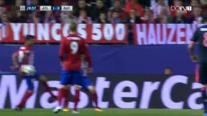 Tranh cãi: Atletico Madrid lại may mắn tránh được 11m