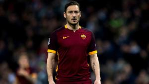 Hoàng tử Totti CHÍNH THỨC ở lại AS Roma thêm 1 năm