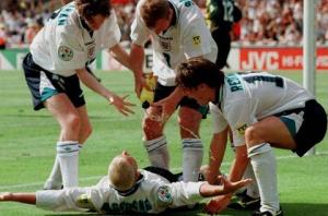 Hồi ký Euro 1996: Nốt thăng cuối cùng của Gazza