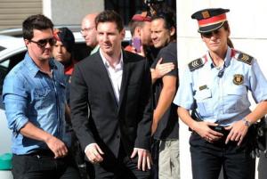 Ngôi sao Messi dính nghi án trốn thuế mới