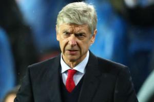 Sau tâng bốc, Wenger lại dằn mặt các học trò