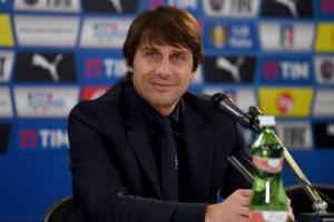 Conte chưa tới, thủ môn dự bị của Chelsea đã tranh thủ nịnh nọt