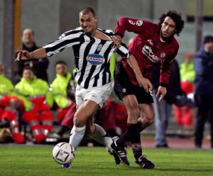 Tiền đạo Ibrahimovic bị tố từng sử dụng doping