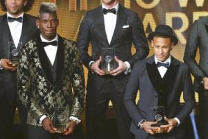Neymar thừa nhận đang cố lôi kéo Paul Pogba về Barcelona