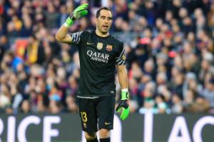 Thủ môn Barca chấn thương, nguy cơ bỏ lỡ derby