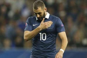 Không được dự Euro, Benzema mắng cả HLV Deschamps
