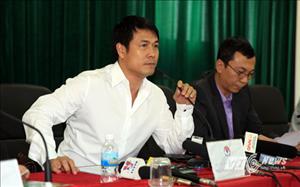 HLV Hữu Thắng phủ nhận ưu ái cầu thủ SLNA, muốn gọi cầu thủ nhập tịch