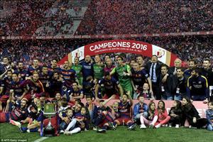 Cảnh tượng Barca đăng quang ở cúp Nhà vua TBN 2015/16