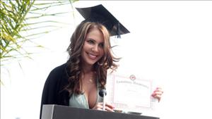 Maria Ozawa của Serie A nhận chứng chỉ về nghiên cứu tình yêu