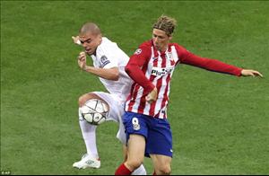 Hai màn rạch mặt ăn vạ hài hước của Pepe trận chung kết Champions League 2015/16