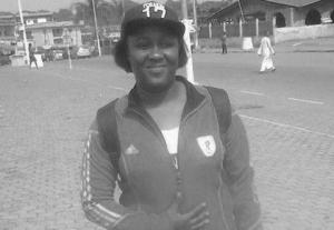 Lại một cầu thủ bóng đá Cameroon qua đời ngay trên sân bóng