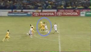 Tổng hợp 4 sai lầm chết người của trọng tài Việt Nam ở vòng 9 V-League 2016