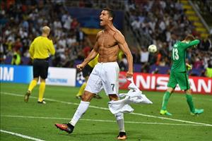 Adidas phẫn nộ vì hành động xé áo ăn mừng của Ronaldo