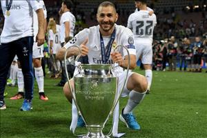 Benzema phũ phàng từ chối Man United và Mourinho