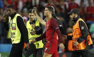 Cris Ronaldo: Tôi chẳng muốn phá kỷ lục theo cách này