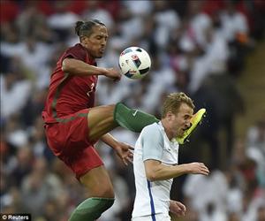 Harry Kane suýt mất Euro 2016 vì cú kung-fu của đối thủ