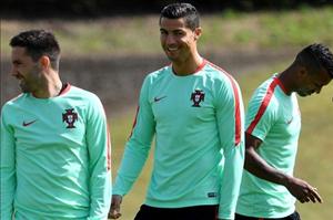 Làm Ronaldo thật không tuyệt chút nào