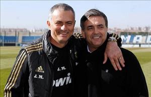 Sốc: Cựu HLV V-League làm trợ thủ cho Mourinho tại M.U